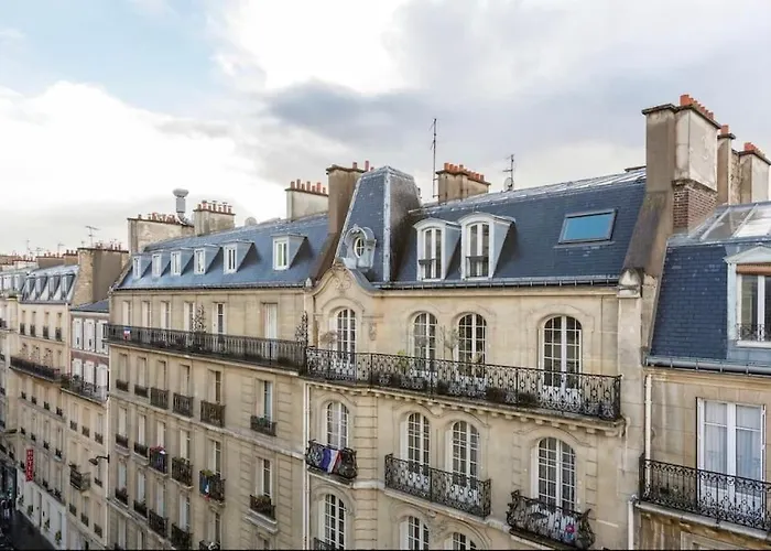 Cozy Apartment Near Champs Elysees
